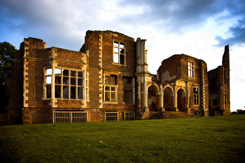 Houghton House Ampthill 001 
 Houghton House Ampthill at Dusk 
 Keywords: Houghton House, Ampthill, Bedfordshire, ruins, old buildings