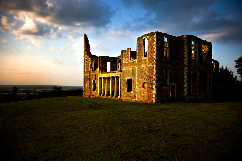 Houghton House Ampthill 003 
 Houghton House Ampthill at Dusk 
 Keywords: Houghton House, Ampthill, Bedfordshire, ruins, old buildings